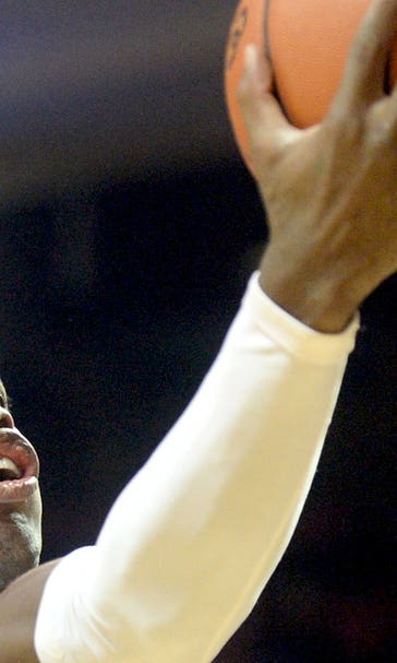 Hield's career-best 33 points carry No. 3 Oklahoma past Creighton